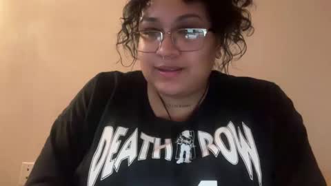 Snapshot of littldeath chatting on October 18, 2:18 pm littldeath online show from October 18, 2:18 pm