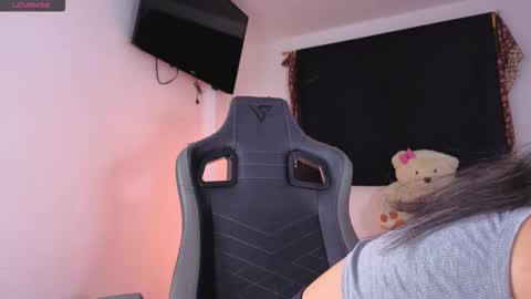 Snapshot of little___sophie chatting on March 3, 2:50 am little___sophie online show from March 3, 2:50 am