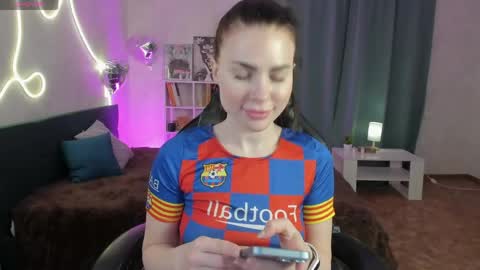 Isabel online show from May 7, 7:58 am