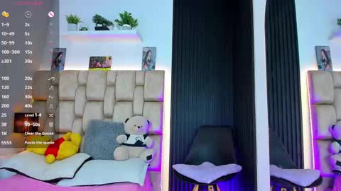 Sophie ---- connected from 1400 to 2100 Colombia time online show from October 9, 7:45 pm