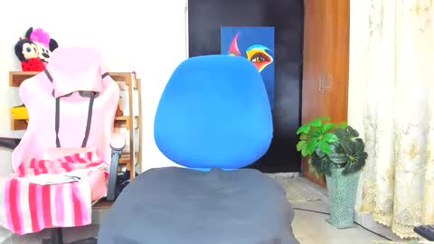 Snapshot of little_africa chatting on November 8, 8:47 am little_africa online show from November 8, 8:47 am