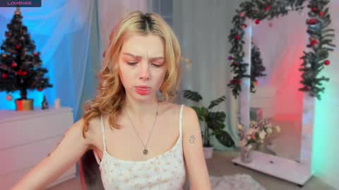 Snapshot of little_anitta chatting on January 7, 7:20 am Anita B-day stream on 7TH DEC online show from January 7, 7:20 am