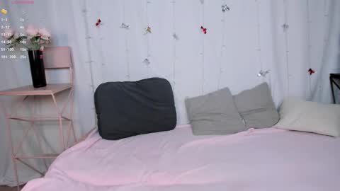 little_clare_ online show from January 11, 8:08 am