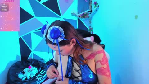 Snapshot of little_emma0 chatting on April 8, 4:40 pm Carol online show from April 8, 4:40 pm