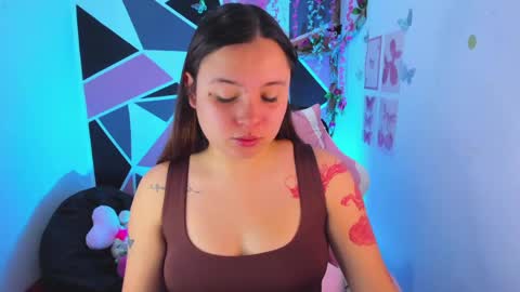 Snapshot of little_emma0 chatting on April 22, 4:41 pm Carol online show from April 22, 4:41 pm