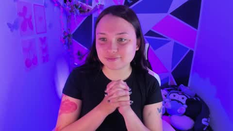 Snapshot of little_emma0 chatting on May 19, 4:46 pm Carol online show from May 19, 4:46 pm