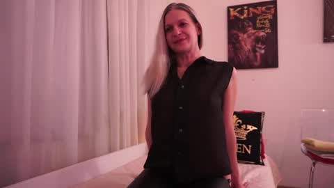 Snapshot of little_heart_andreea chatting on January 30, 10:41 pm little_heart_andreea online show from January 30, 10:41 pm