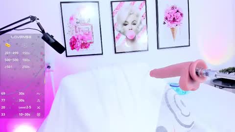 little_ivonne online show from October 4, 8:51 pm