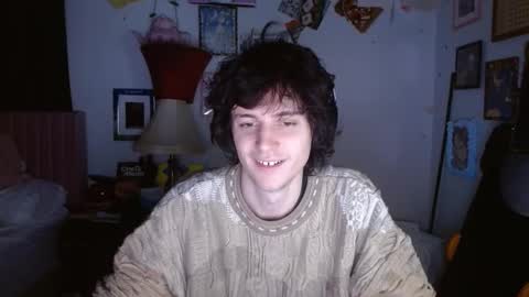 Snapshot of little_leaf chatting on February 21, 8:15 am Leaf online show from February 21, 8:15 am