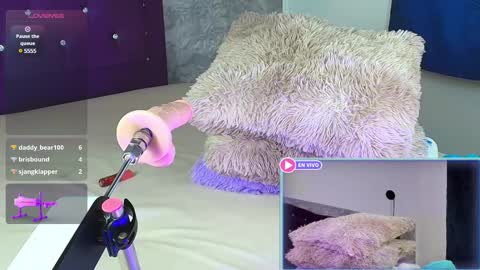 Snapshot of little_lili19 chatting on February 11, 12:28 am Lili online show from February 11, 12:28 am