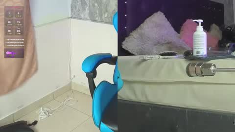 Snapshot of little_lili19 chatting on March 1, 3:21 am Lili online show from March 1, 3:21 am