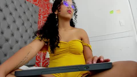 little_lilith_apple online show from December 22, 8:16 am