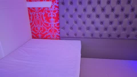 little_lilith_apple online show from October 6, 9:29 am