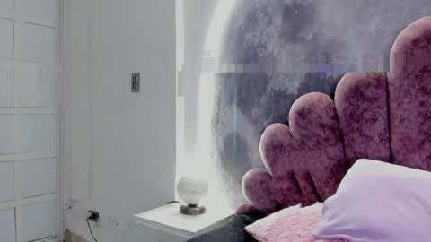Snapshot of little_melanie chatting on April 18, 7:58 pm little_melanie online show from April 18, 7:58 pm