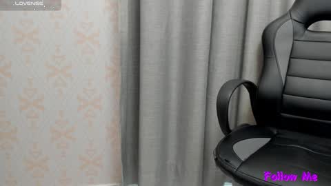 Snapshot of little_naiara chatting on December 19, 1:18 pm Katty online show from December 19, 1:18 pm