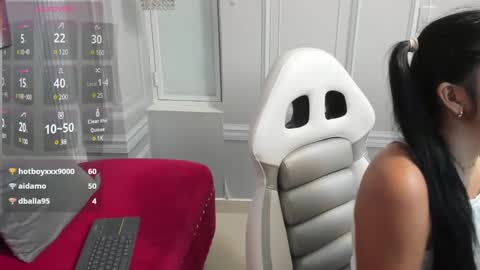 Snapshot of little_naiara chatting on December 28, 12:56 pm Katty online show from December 28, 12:56 pm