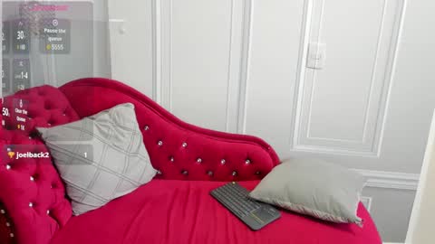 Snapshot of little_naiara chatting on December 30, 8:58 pm Katty online show from December 30, 8:58 pm