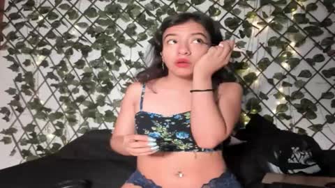 Mia online show from March 28, 11:10 am