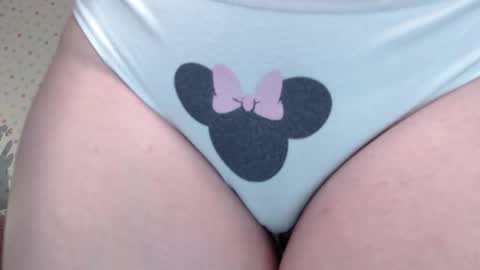 Snapshot of little_pearl_ chatting on October 29, 7:59 pm Adaline online show from October 29, 7:59 pm