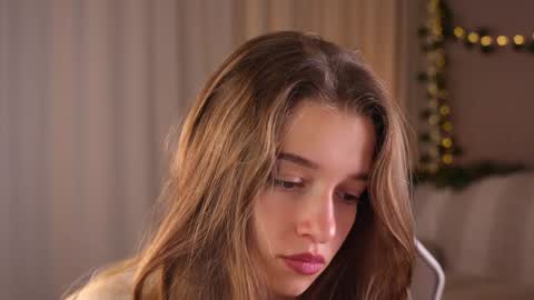 Kiki online show from October 7, 3:31 pm