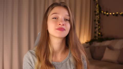 Kiki online show from October 11, 3:54 pm