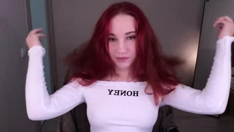 little_pretty_woman online show from May 8, 2:55 pm