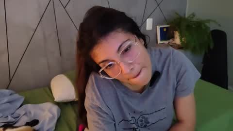 Snapshot of little_princess_maya chatting on January 1, 8:13 am Maya online show from January 1, 8:13 am