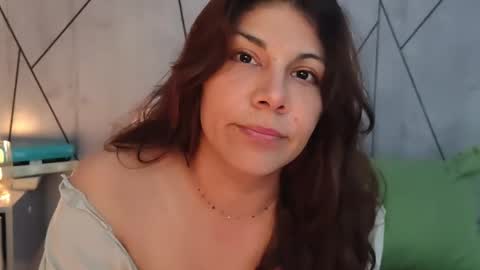 Snapshot of little_princess_maya chatting on January 19, 1:53 am Maya online show from January 19, 1:53 am