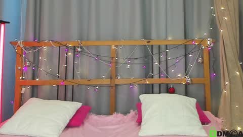 Snapshot of little_radiant_sun chatting on January 16, 10:42 am Kriss online show from January 16, 10:42 am