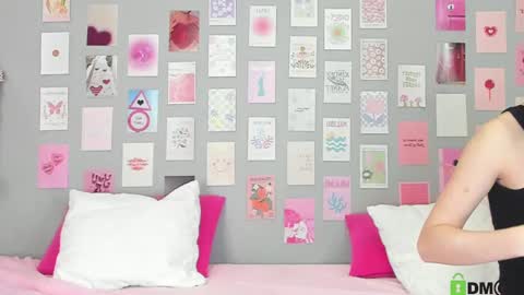 Snapshot of little_radiant_sun chatting on February 28, 9:36 am Kriss online show from February 28, 9:36 am