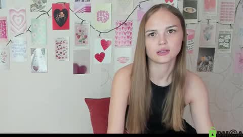 Snapshot of little_radiant_sun chatting on September 30, 10:31 am Kriss online show from September 30, 10:31 am