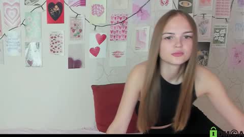 Snapshot of little_radiant_sun chatting on October 5, 7:39 am Kriss online show from October 5, 7:39 am