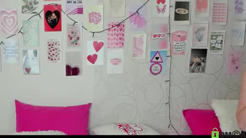 Snapshot of little_radiant_sun chatting on October 16, 8:04 am Kriss online show from October 16, 8:04 am