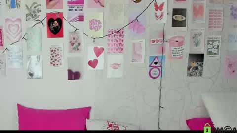 Snapshot of little_radiant_sun chatting on November 1, 6:15 am Kriss online show from November 1, 6:15 am