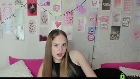 Snapshot of little_radiant_sun chatting on November 18, 9:36 am Kriss online show from November 18, 9:36 am