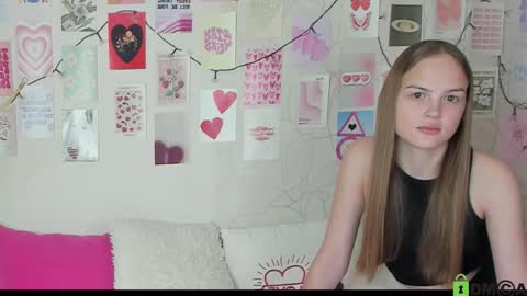 Snapshot of little_radiant_sun chatting on November 24, 8:25 am Kriss online show from November 24, 8:25 am