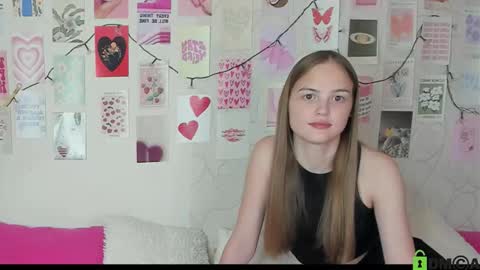 Snapshot of little_radiant_sun chatting on November 27, 8:16 am Kriss online show from November 27, 8:16 am