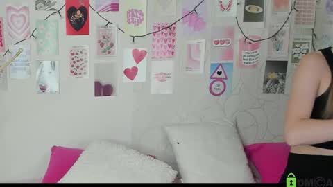 Snapshot of little_radiant_sun chatting on November 28, 9:34 am Kriss online show from November 28, 9:34 am