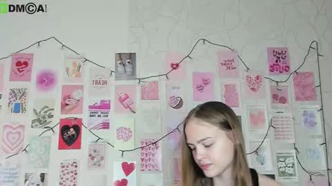 Snapshot of little_radiant_sun chatting on December 14, 7:58 am Kriss online show from December 14, 7:58 am