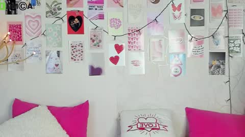 Snapshot of little_radiant_sun chatting on January 16, 9:35 am Kriss online show from January 16, 9:35 am