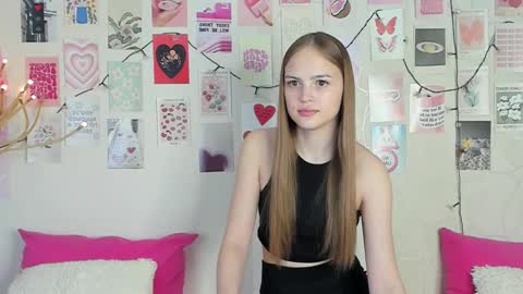 Snapshot of little_radiant_sun chatting on March 4, 7:47 am Kriss online show from March 4, 7:47 am