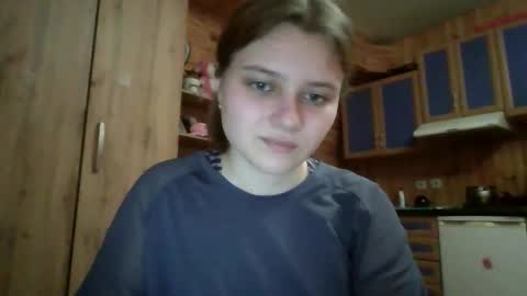 little_shygirl_ online show from December 18, 2:50 am
