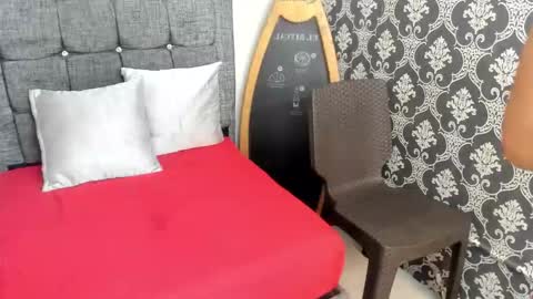 Snapshot of little_sugar19 chatting on October 21, 12:28 pm alex online show from October 21, 12:28 pm