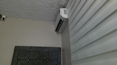 Snapshot of little_sugar19 chatting on December 13, 9:42 pm alex online show from December 13, 9:42 pm