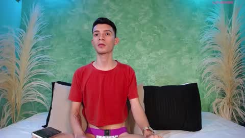 Snapshot of little_twiink chatting on March 7, 4:00 pm Juan Ferrer online show from March 7, 4:00 pm