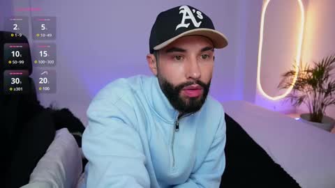 Snapshot of little_vannesaa chatting on February 13, 3:39 am little_vannesaa online show from February 13, 3:39 am