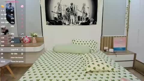 Yena and Gabby online show from March 21, 2:31 pm