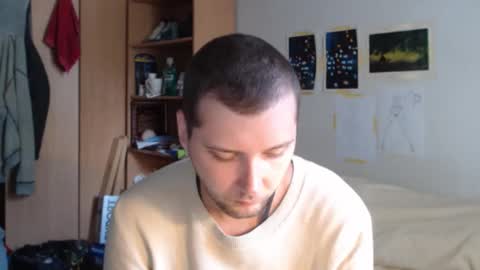 littlealien7 online show from November 11, 12:43 am