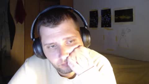 littlealien7 online show from November 11, 12:49 pm