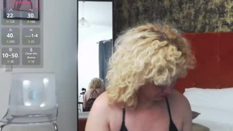 LittleCurlyGirll online show from December 5, 7:43 pm